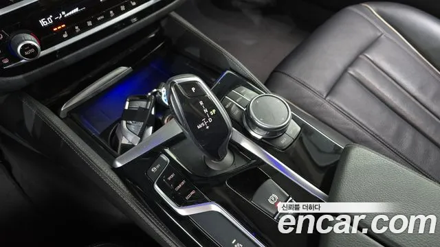 2018 BMW 5 Series (G30) 520i Luxury Sold VIN WBAJK7102JBH23750 – side profile
