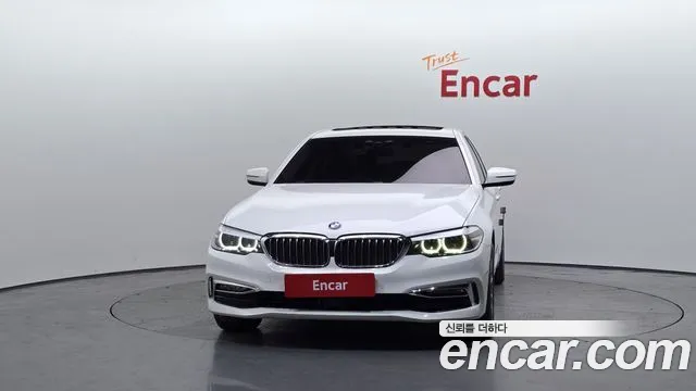 2018 BMW 5 Series (G30) 520i Luxury Sold VIN WBAJK7102JBH23750 – trunk area