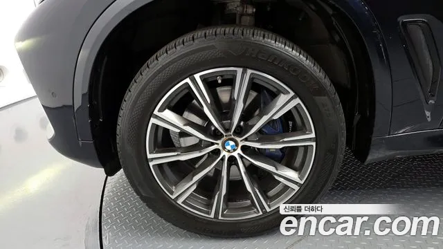 2021 BMW X5 (G05) xDrive 30d M Sport Sold VIN WBAJU8106M9F66039 – trunk area