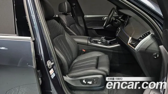 2022 BMW X5 (G05) xDrive 30d M Sport Sold VIN WBAJU810XN9M34531 – interior seats