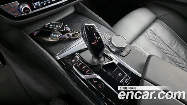 2022 BMW 6Series GT (G32) 620d xDrive M Sport Sold VIN WBAJY010666666666 – interior seats