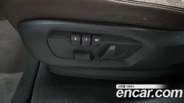 2017 BMW X5 (F15) xDrive 30d Sold VIN WBAKS4108H0W58893 – dashboard