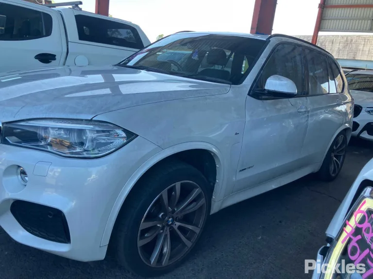 2018 BMW X5 Damaged VIN WBAKS420300V24568 – exterior detail