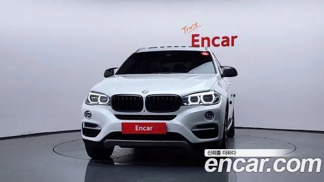 2017 BMW X6 (F16) xDrive 30d Sold VIN WBAKV2109H0T89203 – engine bay