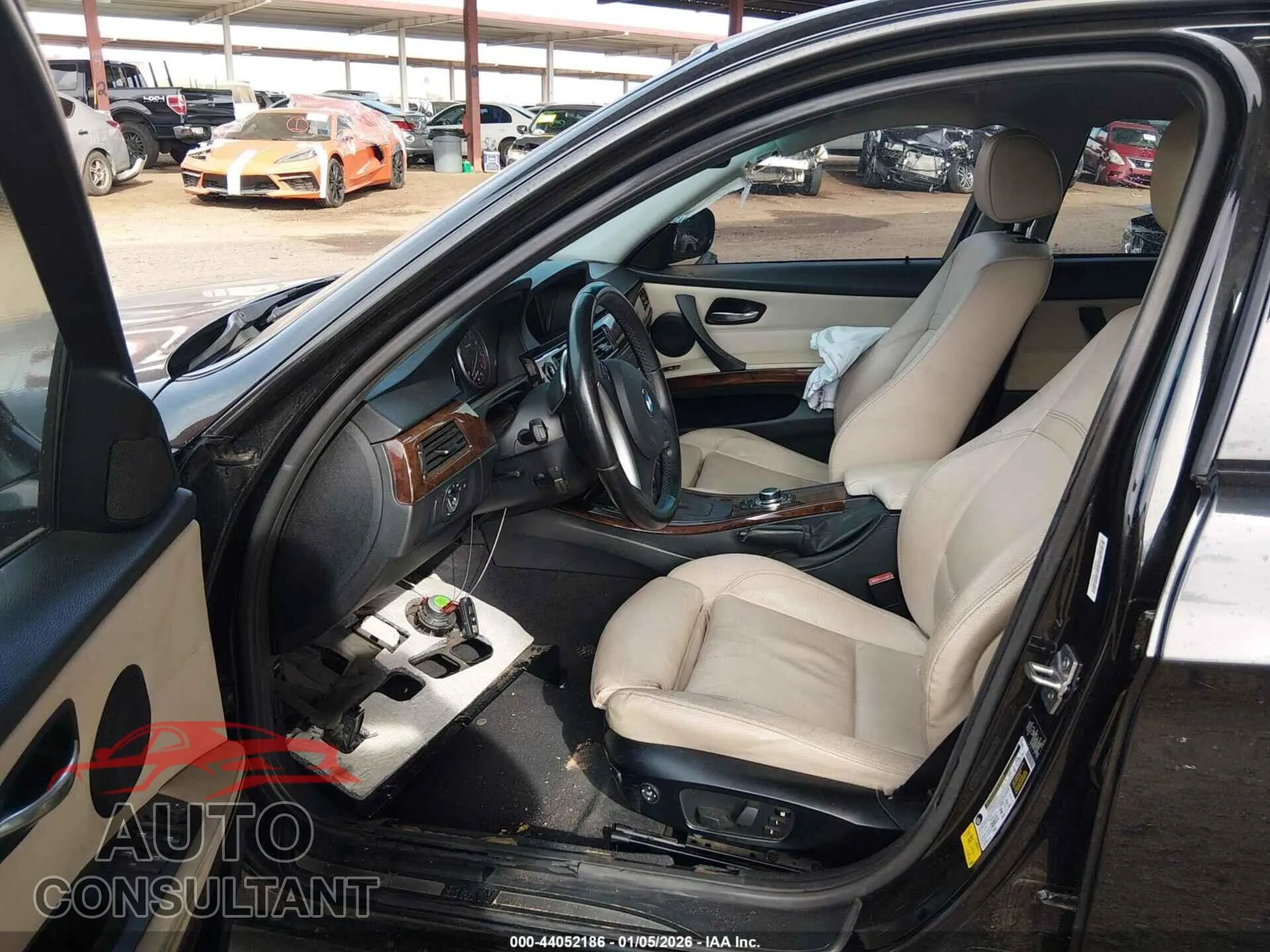 2011 BMW 335I Damaged VIN WBAPM5C56BE577335 – interior seats