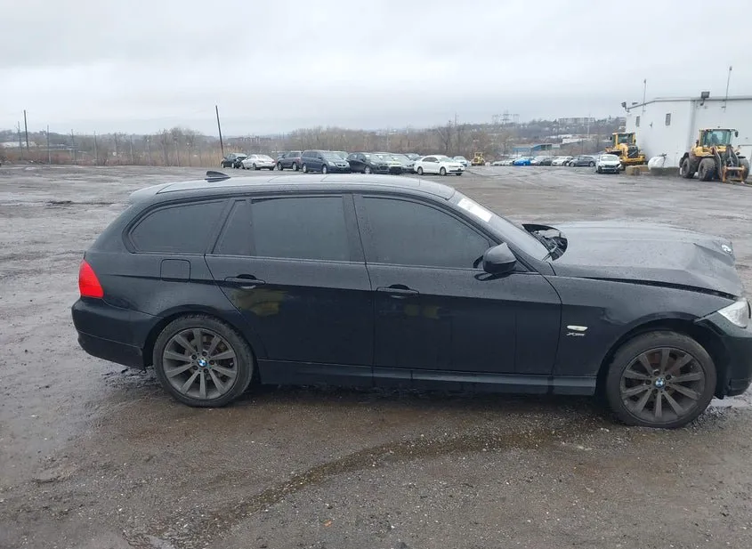 2011 BMW 328i Used VIN WBAUU3C5XBA543090 – interior seats
