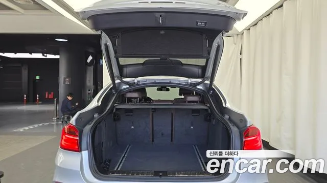 2018 BMW X4 (F26) xDrive20d M Sport Sold VIN WBAXX1109J0Y53946 – interior seats