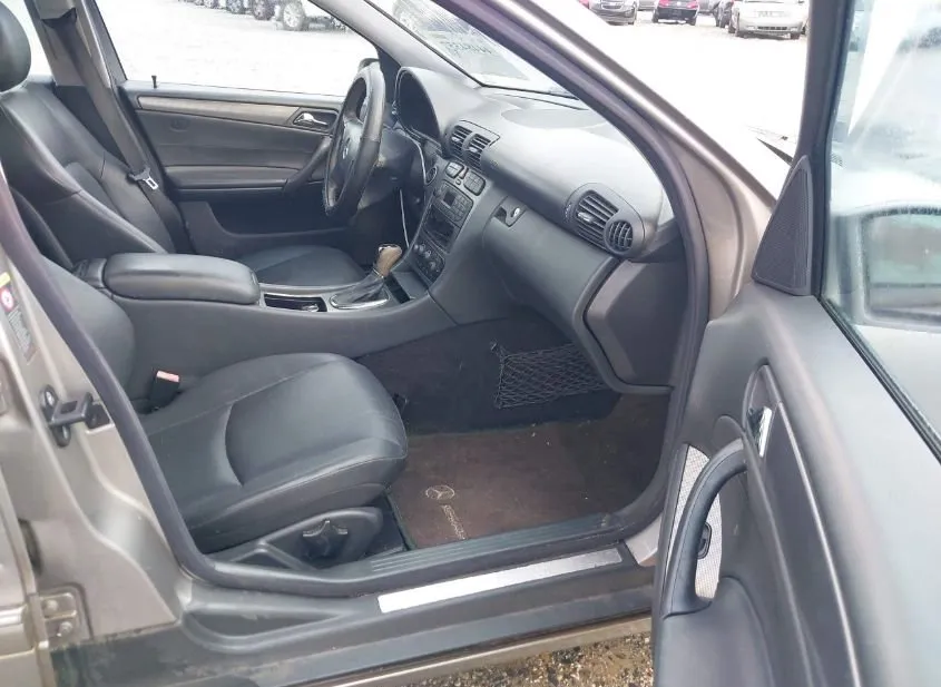 2003 MERCEDES-BENZ C-Class Used VIN WDBRF40J73F418559 – undercarriage