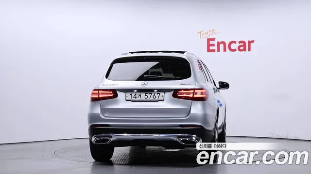 2018 Mercedes-Benz GLC-Class X253 GLC220 d 4MATIC Premium Sold VIN WDC0G0FB1JF381239 – dashboard