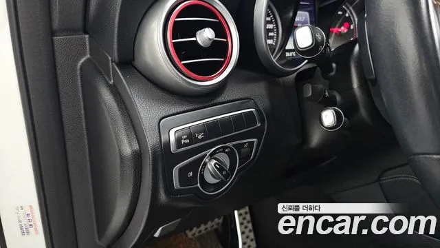 2017 Mercedes-Benz GLC-Class X253 GLC220 d 4MATIC Premium Sold VIN WDC0G0FB8HF229906 – interior seats