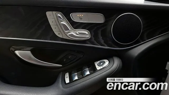 2019 Mercedes-Benz GLC-Class X253 GLC300 4MATIC Sold VIN WDC0G4KB6KF623988 – side profile