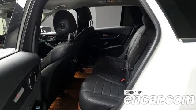 2019 Mercedes-Benz GLC-Class X253 GLC300 4MATIC Sold VIN WDC0G4KB6KF623988 – interior seats