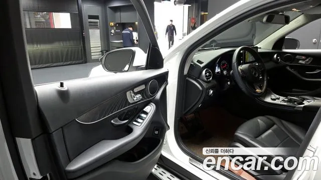 2019 Mercedes-Benz GLC-Class X253 GLC300 4MATIC Sold VIN WDC0G4KB6KF623988 – photo 31