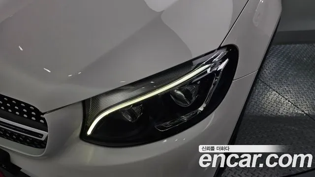 2019 Mercedes-Benz GLC-Class X253 GLC300 4MATIC AMG Line Sold VIN WDC0G4KBXKF631480 – interior seats