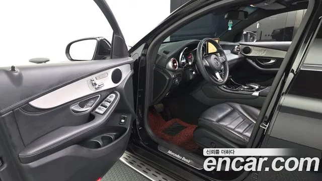 2017 Mercedes-Benz GLC-Class X253 GLC220 d 4MATIC Premium Coupe Sold VIN WDC0J0FB5HF225250 – interior seats
