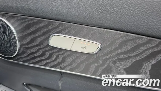2019 Mercedes-Benz GLC-Class X253 GCL300 4MATIC Coupe Sold VIN WDC0J4KB0KF514606 – dashboard