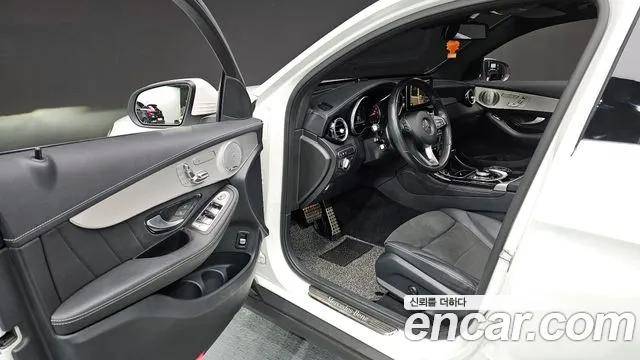2019 Mercedes-Benz GLC-Class X253 GLC300 4MATIC AMG Line Coupe Sold VIN WDC0J4KB6KF668897 – photo 17