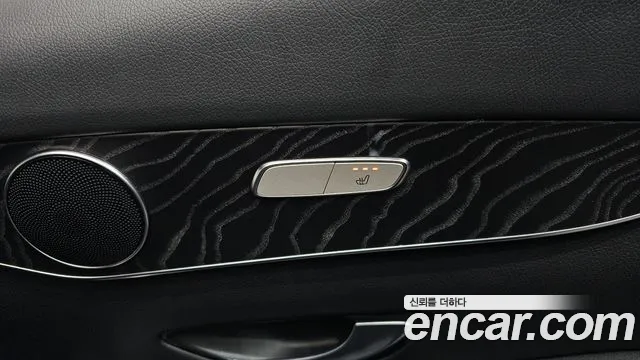 2019 Mercedes-Benz GLC-Class X253 GCL300 4MATIC Coupe Sold VIN WDC0J4KB7KF538224 – trunk area