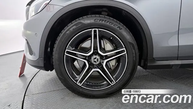 2019 Mercedes-Benz GLC-Class X253 GCL300 4MATIC Coupe Sold VIN WDC0J4KB8KF636498 – side profile
