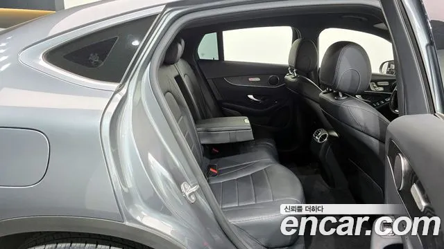 2019 Mercedes-Benz GLC-Class X253 GCL300 4MATIC Coupe Sold VIN WDC0J4KB8KF636498 – dashboard
