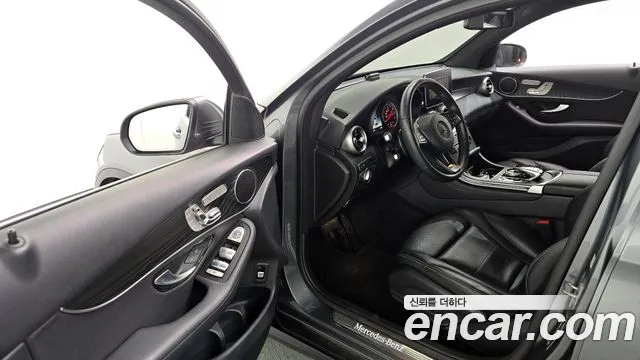 2019 Mercedes-Benz GLC-Class X253 GCL300 4MATIC Coupe Sold VIN WDC0J4KB8KF636498 – exterior detail
