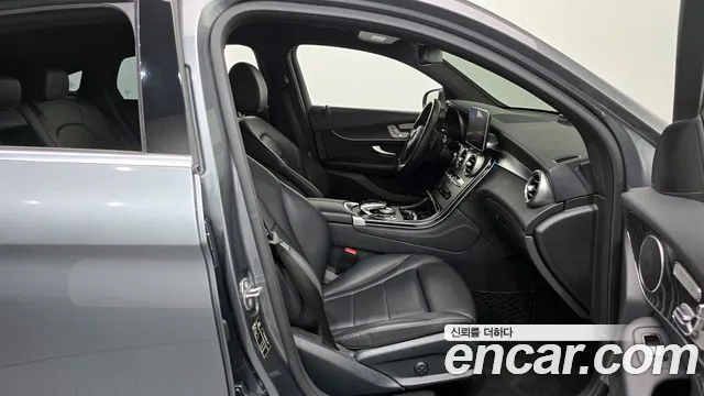 2019 Mercedes-Benz GLC-Class X253 GCL300 4MATIC Coupe Sold VIN WDC0J4KB8KF636498 – trunk area