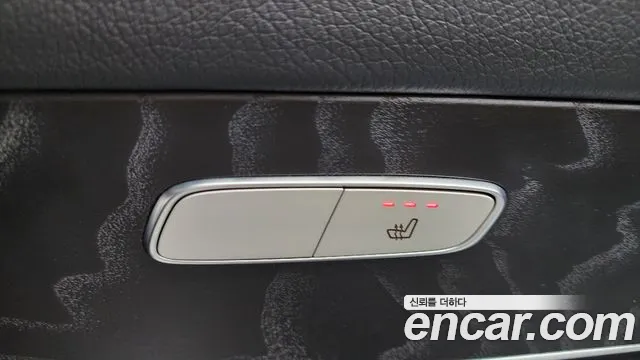 2019 Mercedes-Benz GLC-Class X253 GCL300 4MATIC Coupe Sold VIN WDC0J4KBXKF519716 – dashboard