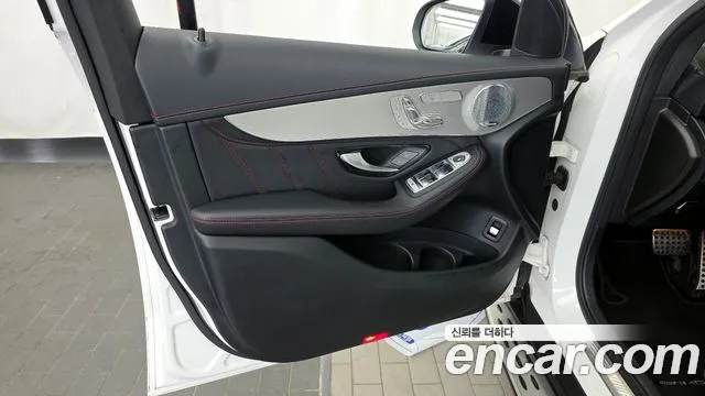 2019 Mercedes-Benz GLC-Class X253 AMG GLC43 4MATIC Coupe Sold VIN WDC0J6EB3KF547056 – trunk area