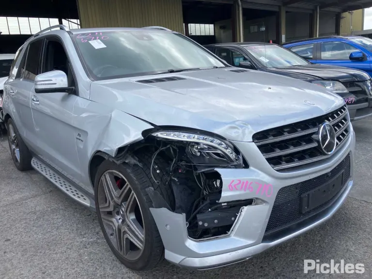 2014 Mercedes-Benz M-Class Damaged VIN WDC1660742A389719 – interior seats 2014 Mercedes-Benz M-Class Damaged VIN WDC1660742A389719 – interior seats