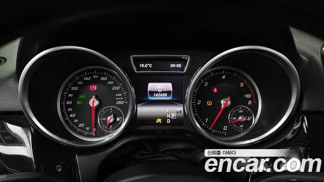 2017 Mercedes-Benz GLE-Class W166 GLE350 d 4MATIC Sold VIN WDCDA2EB8HA848289 – interior seats