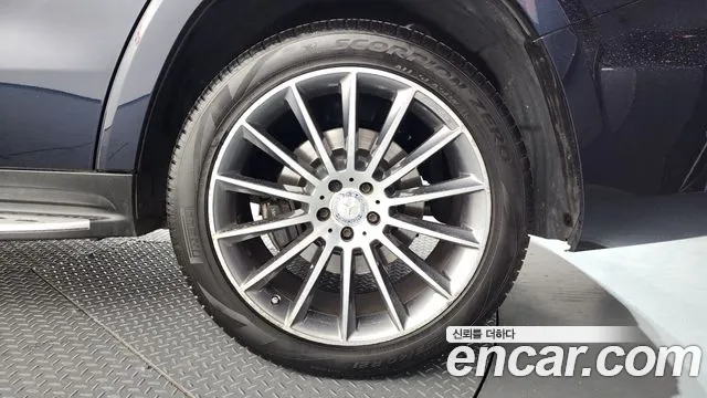 2017 Mercedes-Benz GLS-Class X166 GLS500 4MATIC Sold VIN WDCDF7DE4HA833993 – exterior detail