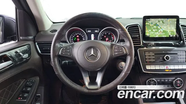 2017 Mercedes-Benz GLS-Class X166 GLS500 4MATIC Sold VIN WDCDF7DE4HA833993 – photo 16
