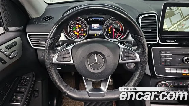 2017 Mercedes-Benz GLE-Class W166 GLE350 d 4MATIC Coupe Sold VIN WDCED2EB8HA082317 – interior seats
