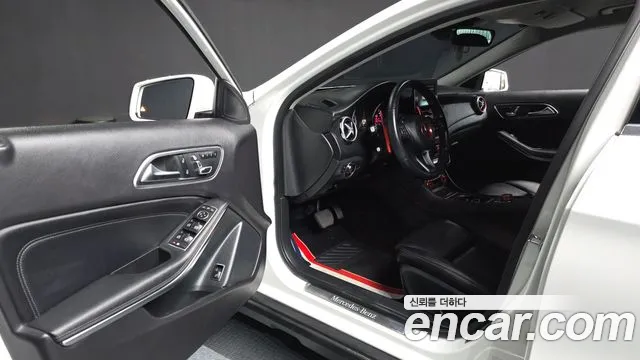 2019 Mercedes-Benz GLA-Class X156 GLA220 Sold VIN WDCTG4FB5KJ553937 – exterior detail 2019 Mercedes-Benz GLA-Class X156 GLA220 Sold VIN WDCTG4FB5KJ553937 – exterior detail