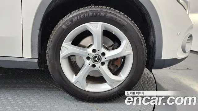 2019 Mercedes-Benz GLA-Class X156 GLA220 Sold VIN WDCTG4FBXKJ646646 – interior seats 2019 Mercedes-Benz GLA-Class X156 GLA220 Sold VIN WDCTG4FBXKJ646646 – interior seats