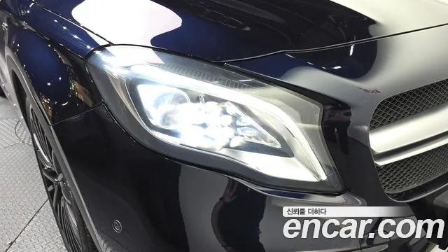 2019 Mercedes-Benz GLA-Class X156 GLA45 AMG 4MATIC Sold VIN WDCTG5CB4KJ544334 – interior seats 2019 Mercedes-Benz GLA-Class X156 GLA45 AMG 4MATIC Sold VIN WDCTG5CB4KJ544334 – interior seats