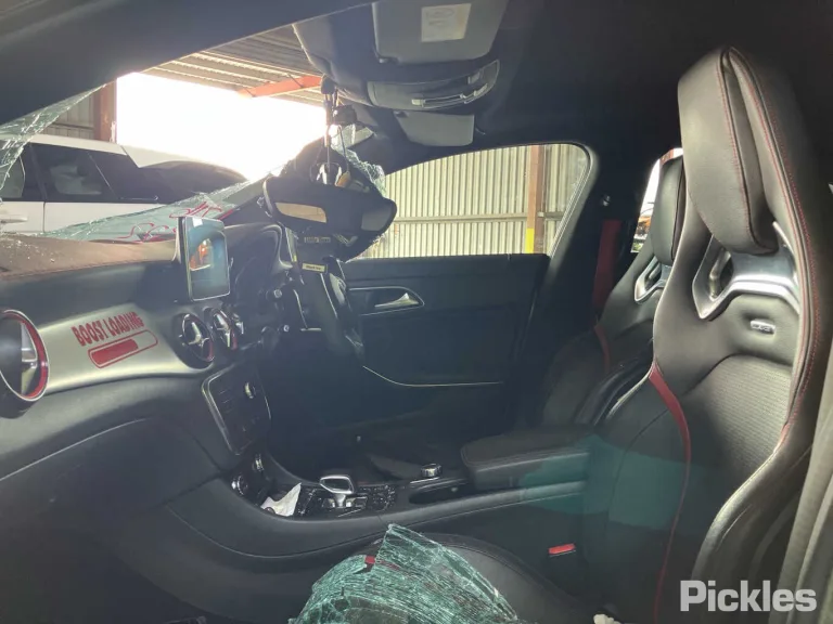2015 Mercedes-Benz CLA-Class Damaged VIN WDD1173522N220153 – interior seats