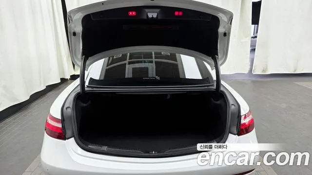 2019 Mercedes-Benz E-Class W213 E220d Coupe Sold VIN WDD1J1EB4KF080281 – trunk area