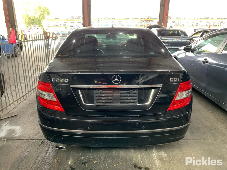 2009 Mercedes-Benz C-Class Used VIN WDD2040022A345038 – dashboard