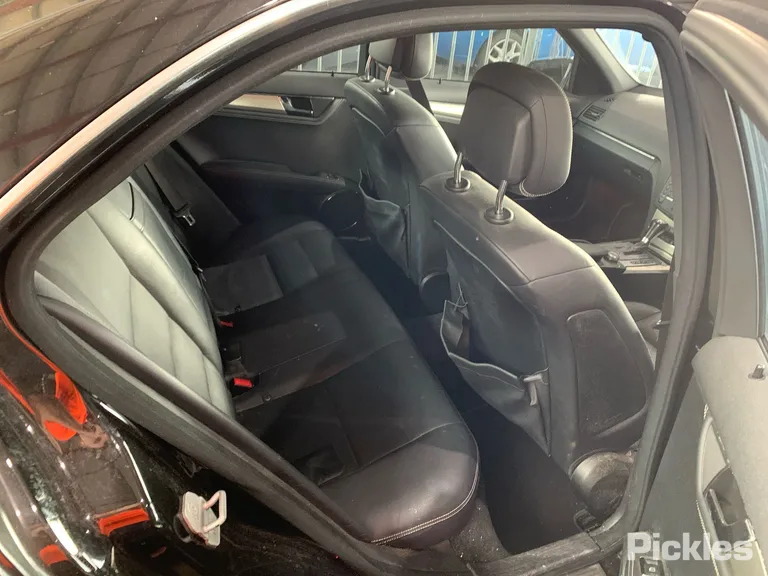 2009 Mercedes-Benz C-Class Used VIN WDD2040022A345038 – engine bay
