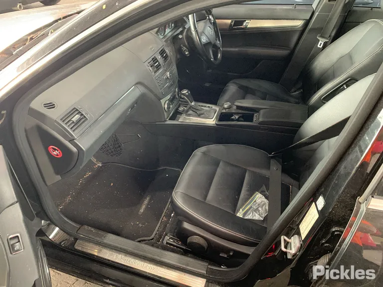 2009 Mercedes-Benz C-Class Used VIN WDD2040022A345038 – undercarriage
