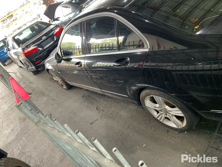 2009 Mercedes-Benz C-Class Used VIN WDD2040022A345038 – photo 23