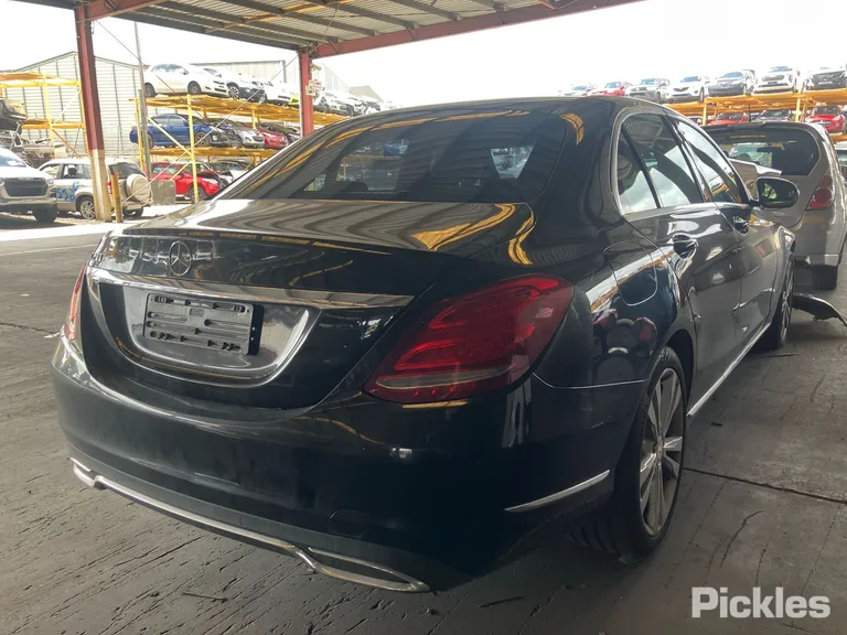 2015 Mercedes-Benz C-Class Used VIN WDD2050422R067911 – undercarriage