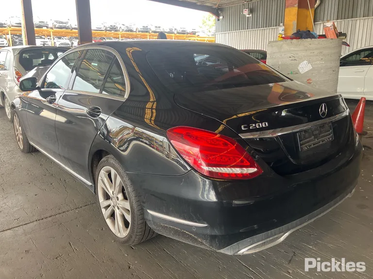 2015 Mercedes-Benz C-Class Used VIN WDD2050422R067911 – trunk area