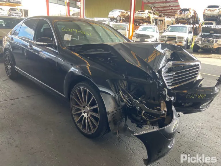 2006 Mercedes-Benz S350 Damaged VIN WDD2211562A075795 – dashboard