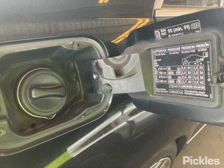 2006 Mercedes-Benz S350 Damaged VIN WDD2211562A075795 – engine bay
