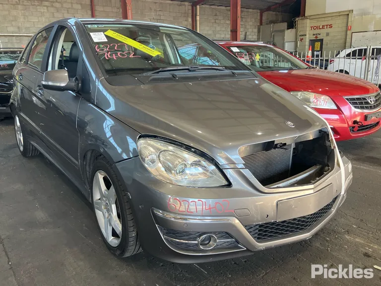 2010 Mercedes-Benz B-Class Used VIN WDD2452322J619044 – dashboard 2010 Mercedes-Benz B-Class Used VIN WDD2452322J619044 – dashboard