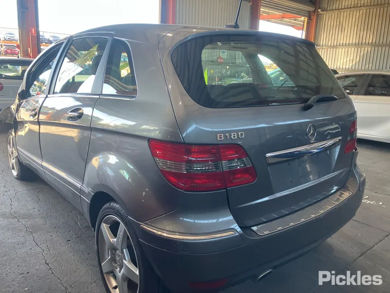 2010 Mercedes-Benz B-Class Used VIN WDD2452322J619044 – undercarriage 2010 Mercedes-Benz B-Class Used VIN WDD2452322J619044 – undercarriage