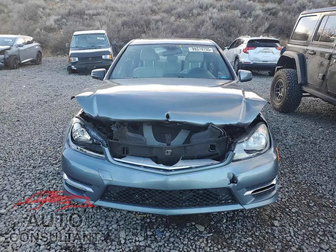 2012 MERCEDES-BENZ C-CLASS Damaged VIN WDDGF8BB7CR240050 – interior seats 2012 MERCEDES-BENZ C-CLASS Damaged VIN WDDGF8BB7CR240050 – interior seats
