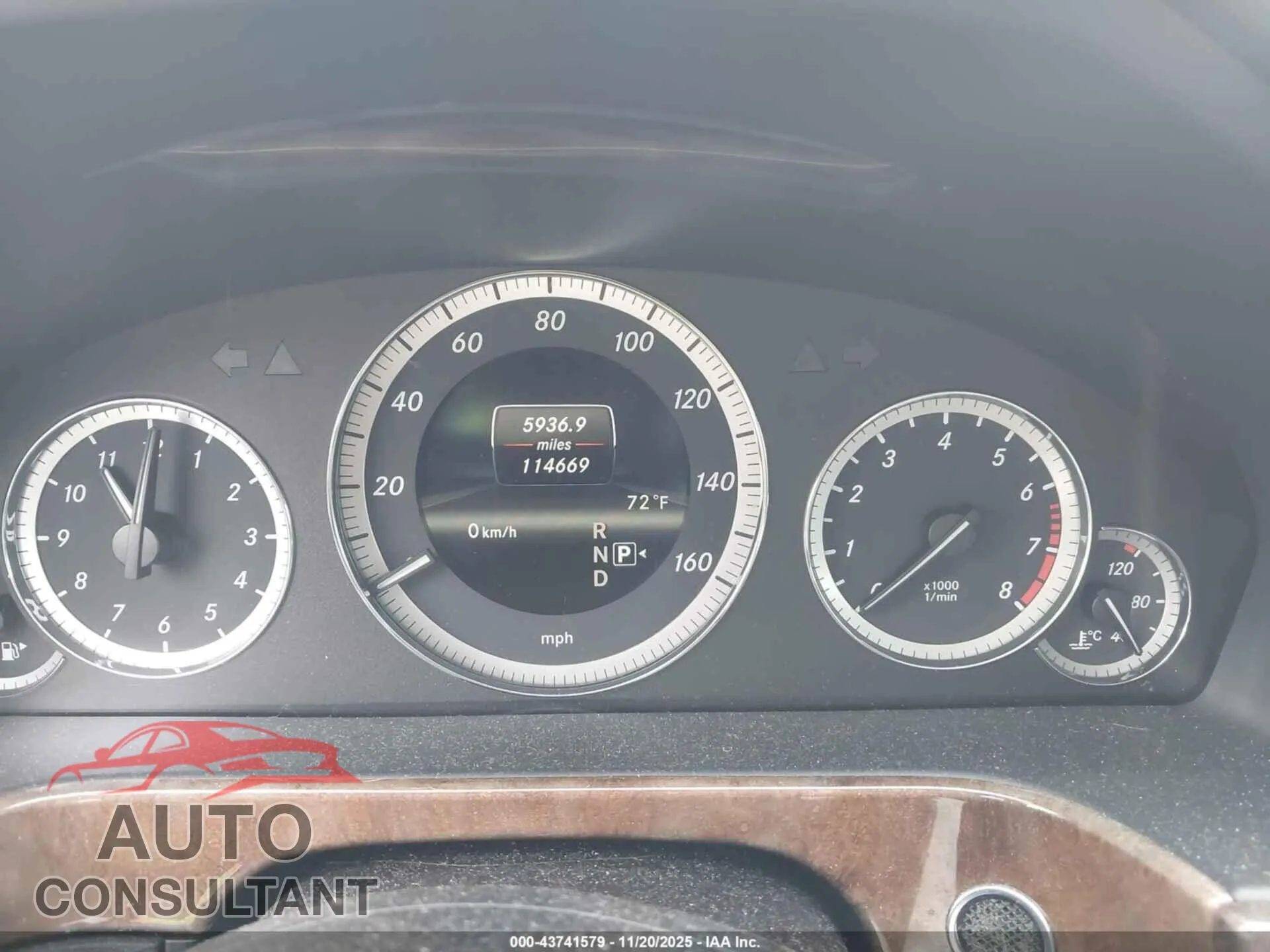 2013 MERCEDES-BENZ E 350 Damaged VIN WDDHF5KB3DA766856 – exterior detail